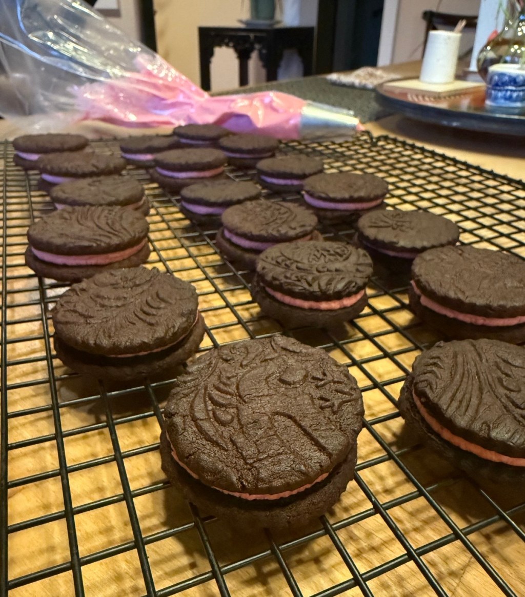 Chocolate Sandwich Cookies with Peppermint&nbsp;Filling